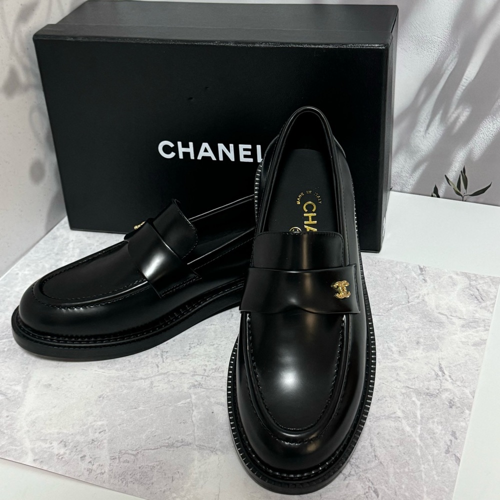 Chanel Women's Loafers - Picture 6 of 8